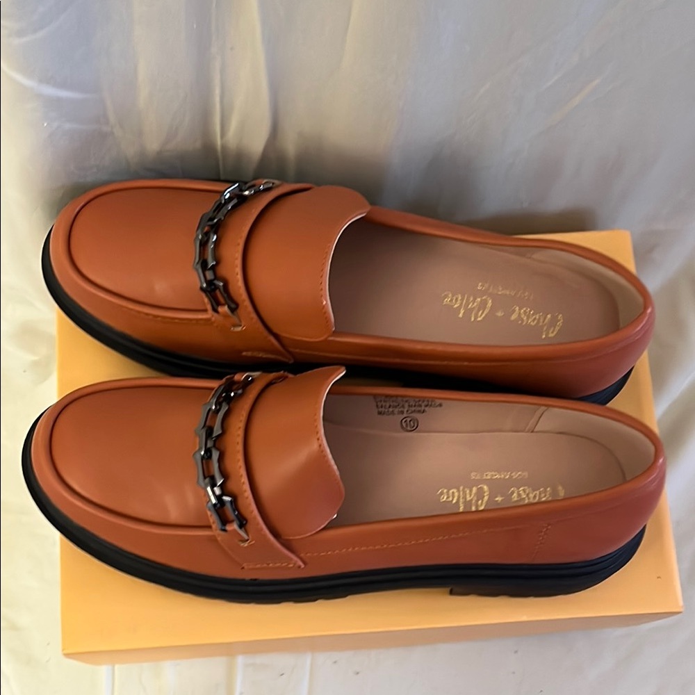 Chase + Chloe Black and Orange Flats Timeless Loafers